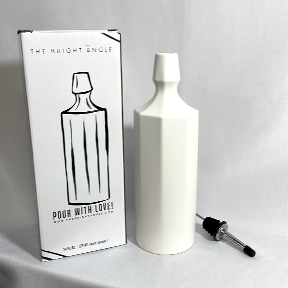 The Bright Angle Olive Oil Bottle and Pour Spout New 24oz capacity.